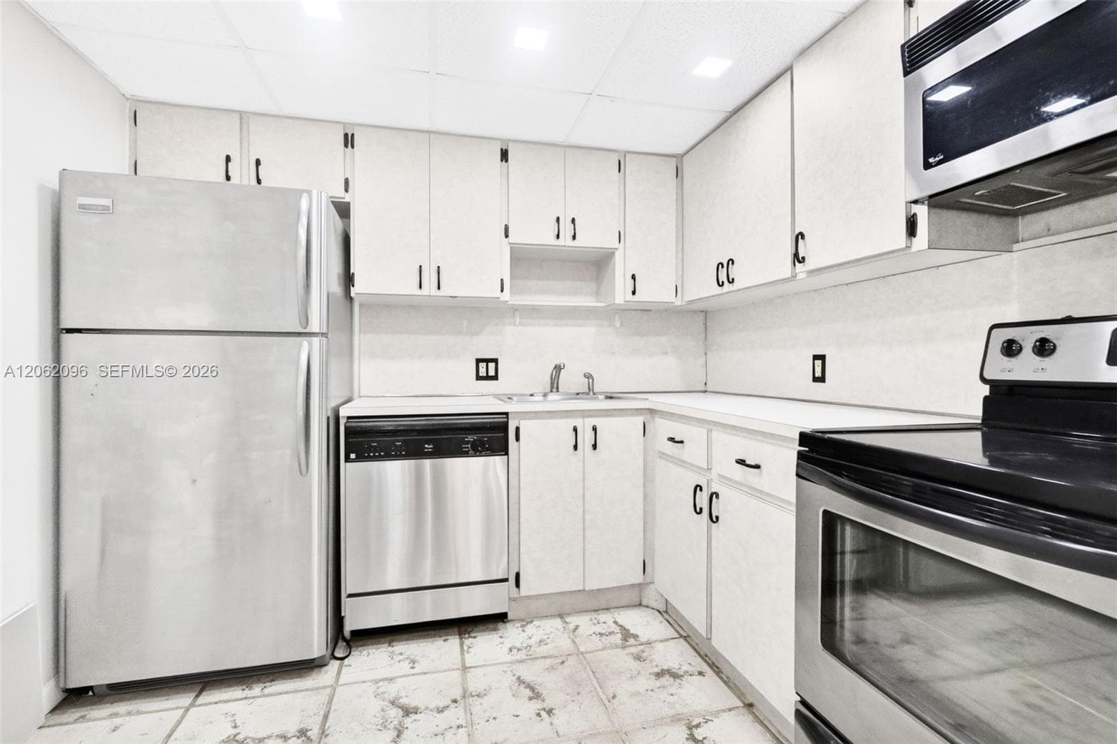 20335 W Country Club Dr # 107, Aventura, FL 33180 photo 5