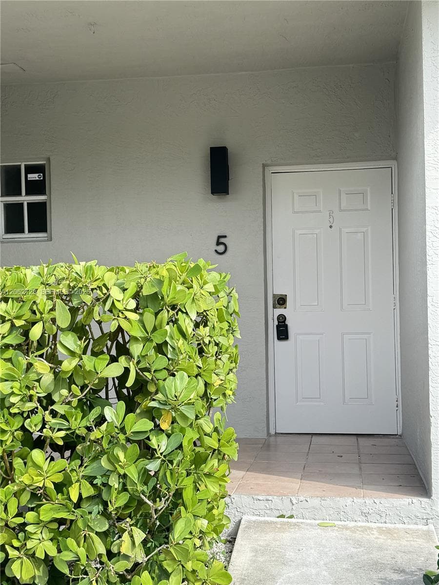 11810 NE 19th Dr # 5, North Miami, FL 33181 photo 3