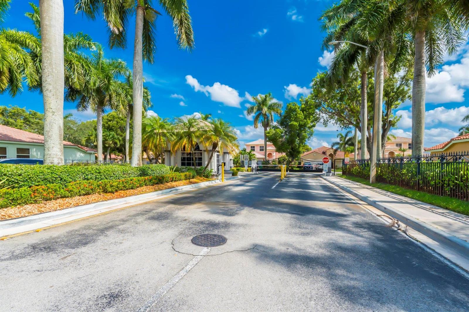 2772 SW 135TH Avenue, Miramar, FL 33027 photo 3
