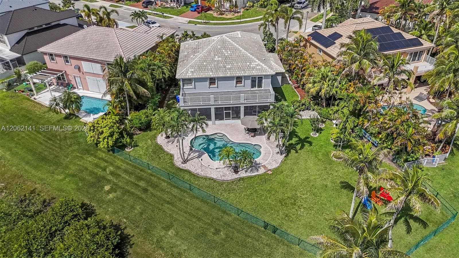 694 SW 168th Way, Pembroke Pines, FL 33027 photo 5