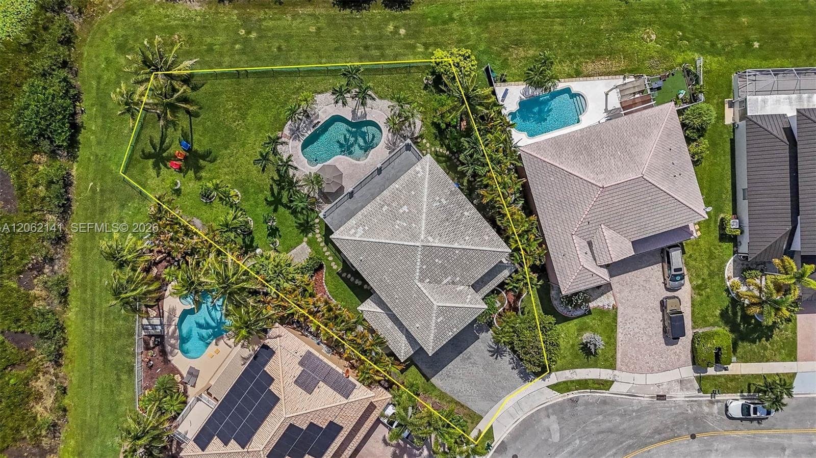 694 SW 168th Way, Pembroke Pines, FL 33027 photo 4