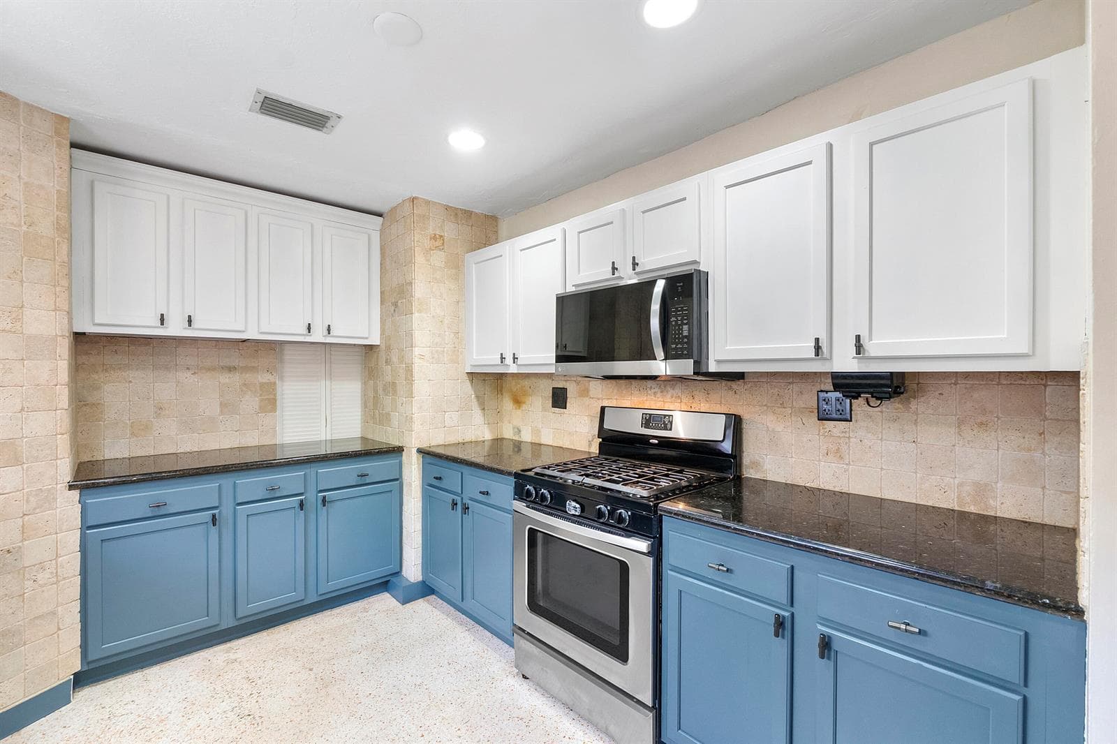 2933 NE 1st Avenue, Wilton Manors, FL 33334 photo 2