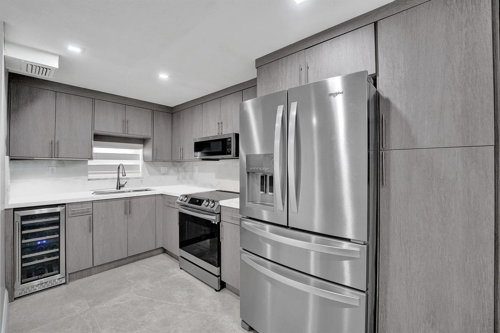 9410 N Hollybrook Lake Drive # 201, Pembroke Pines, FL 33025 photo 2