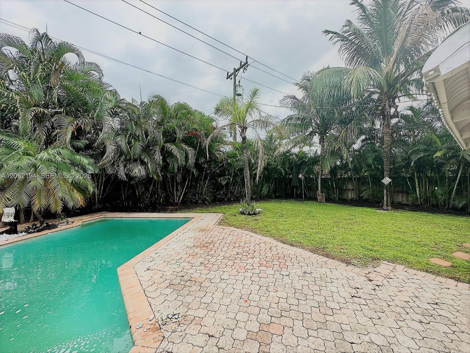 810 NW 8th Ave, Dania Beach, FL 33004 photo 2