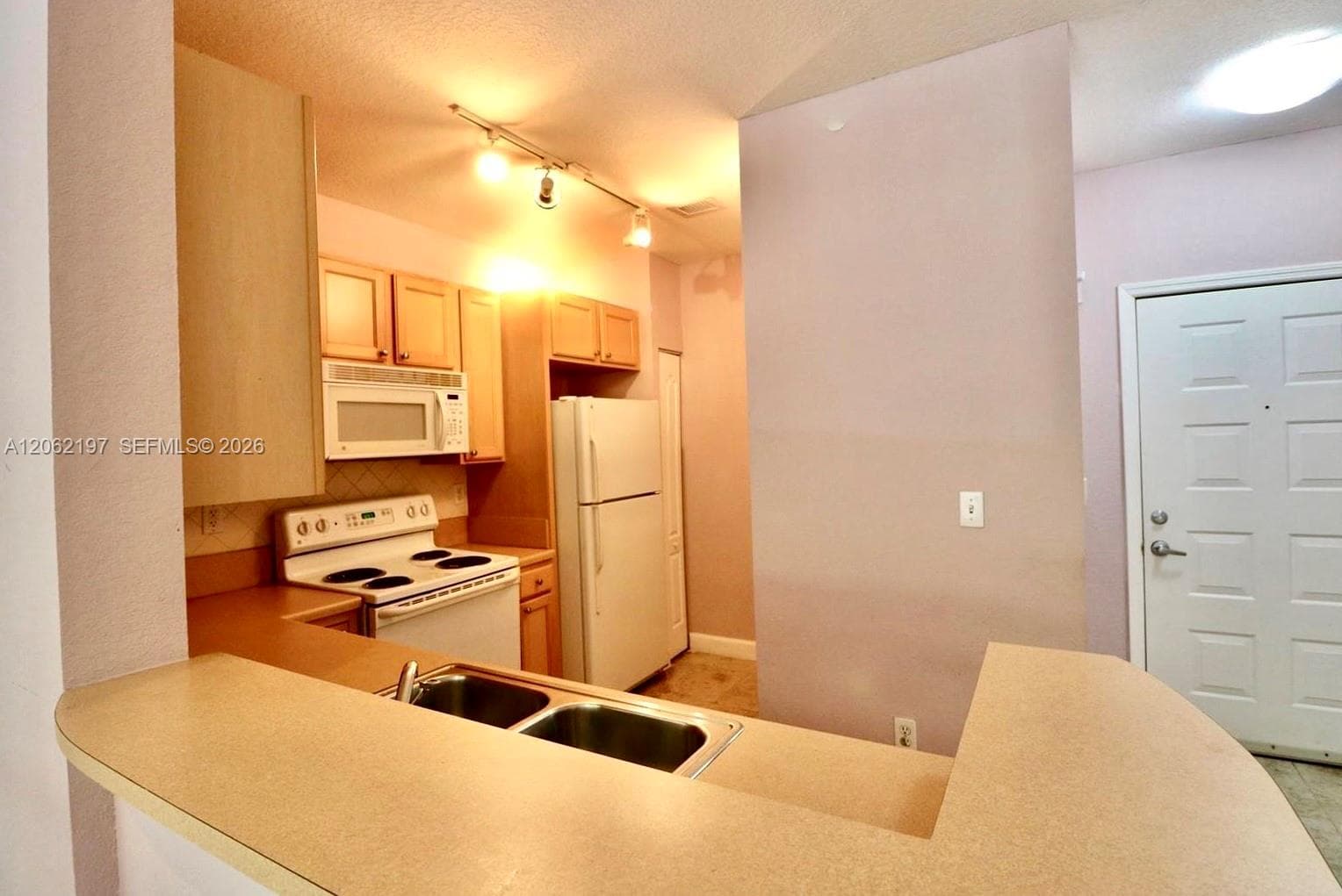 6001 SW 70th St # 117, South Miami, FL 33143 photo 5