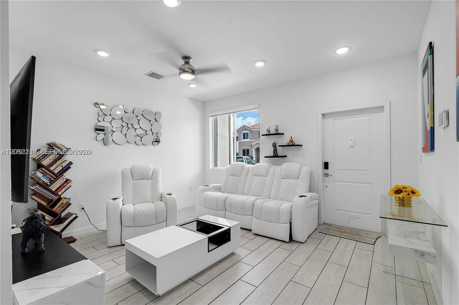 1042 SE 23rd Ter, Homestead, FL 33035 photo 3