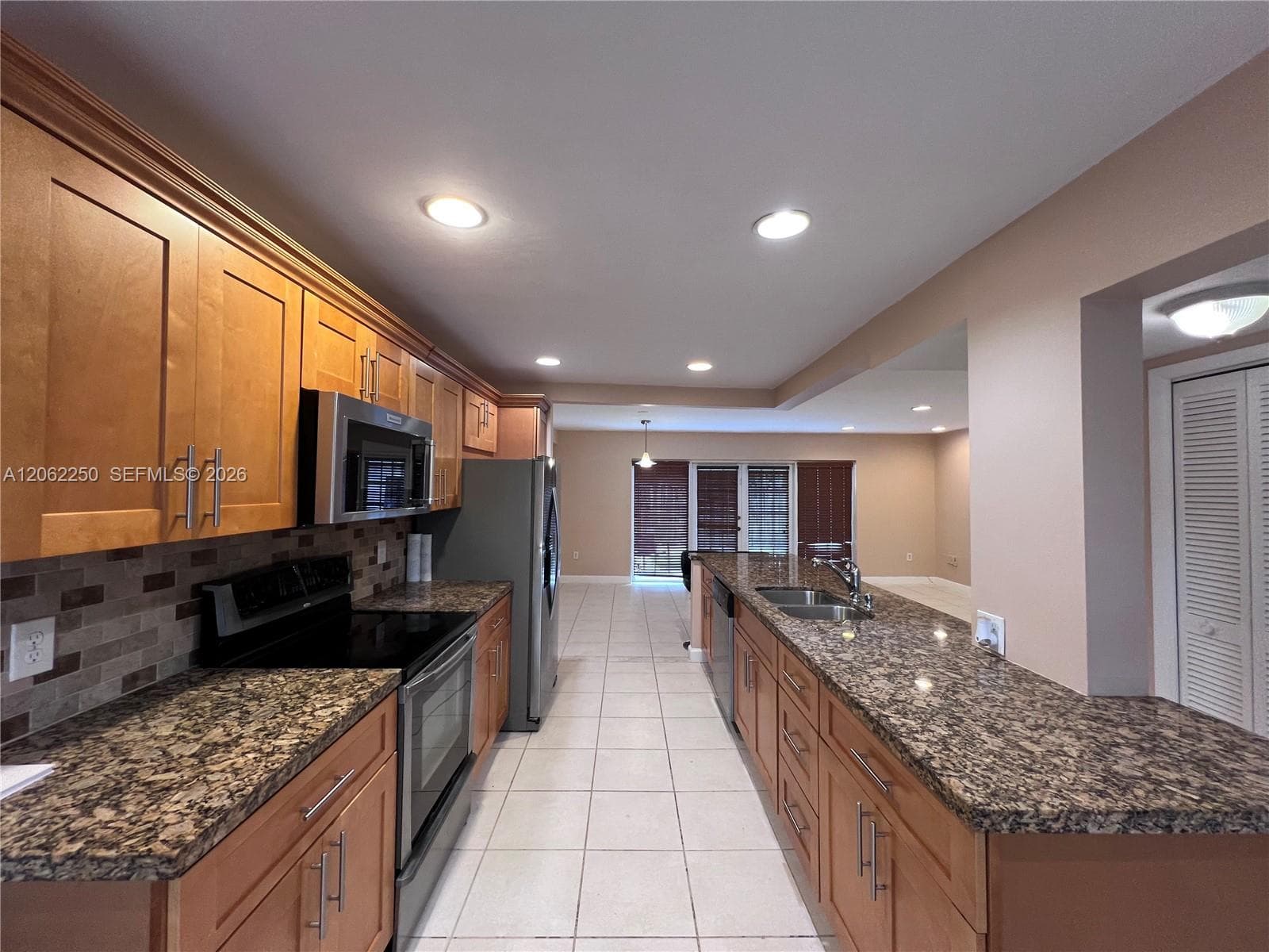 2750 N 34th Ave # 9D, Hollywood, FL 33021 photo 3