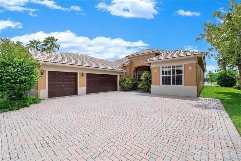 7008 NW 111TH Terrace, Parkland, FL 33076 photo 2