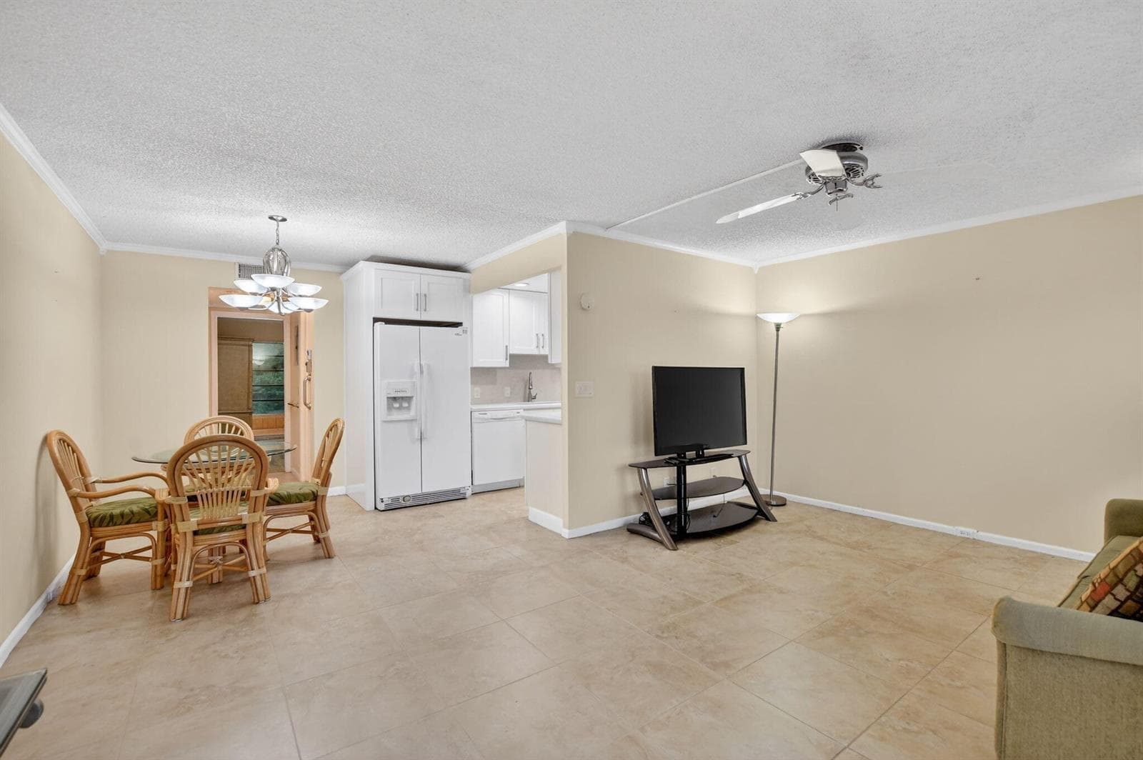 2070 NEWPORT Q Drive, Deerfield Beach, FL 33442 photo 2