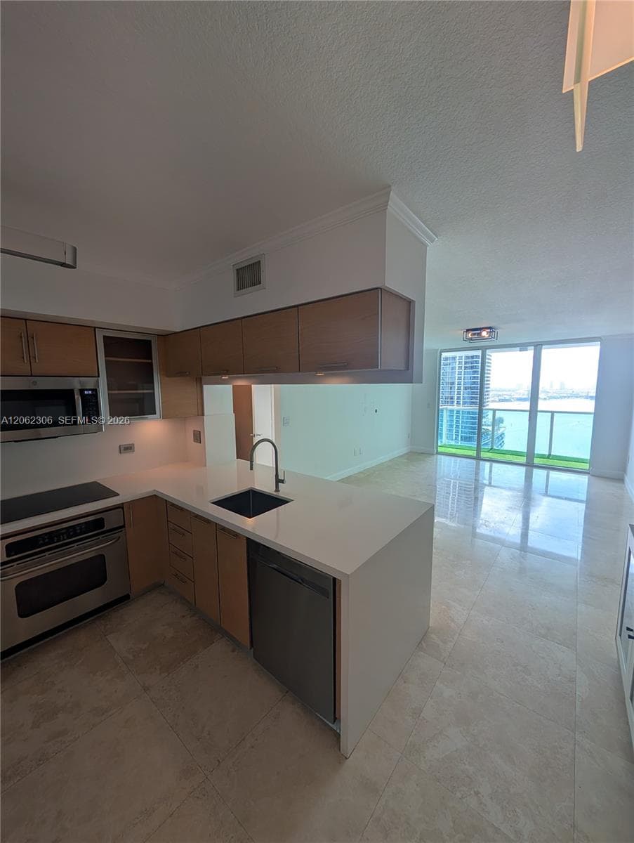 31 SE 5 # 3002, Miami, FL 33131 photo 5