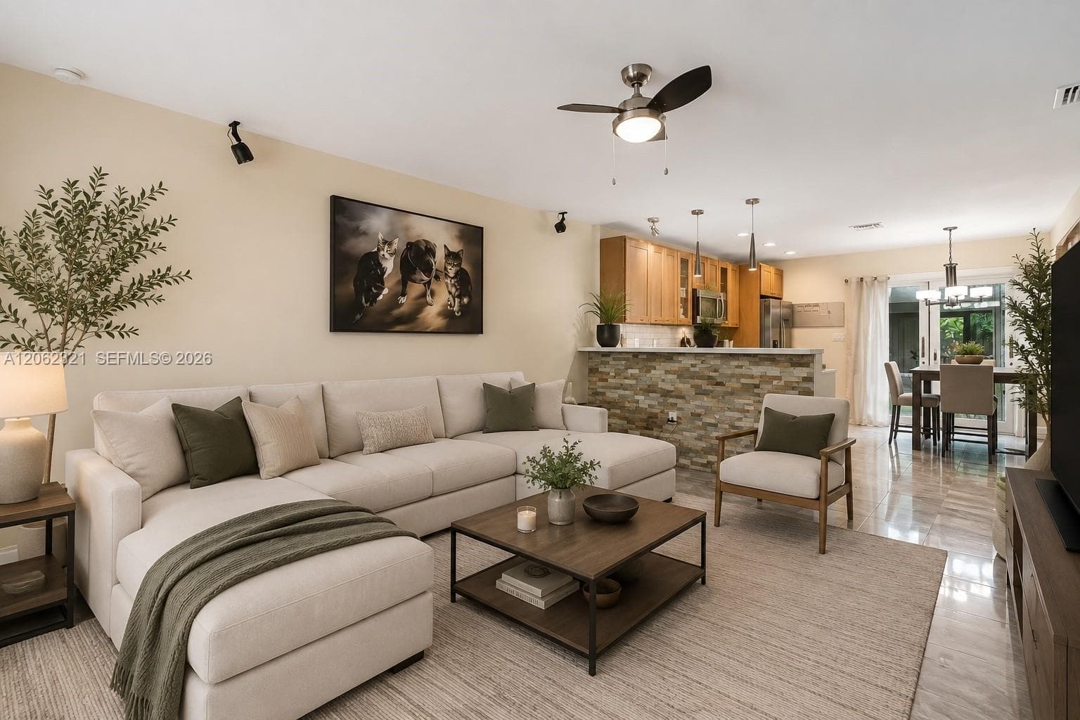 2115 NE 15th Ave, Wilton Manors, FL 33305 photo 2