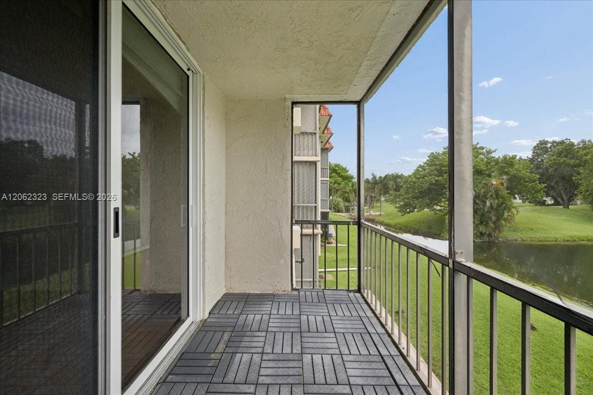 800 S Hollybrook Dr # 205, Pembroke Pines, FL 33025 photo 2