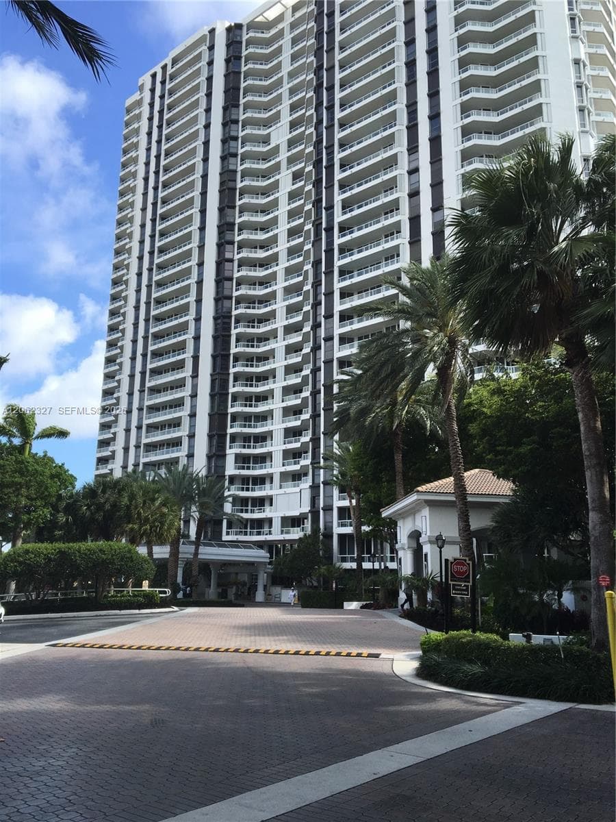 21055 Yacht Club Dr # 1603, Aventura, FL 33180