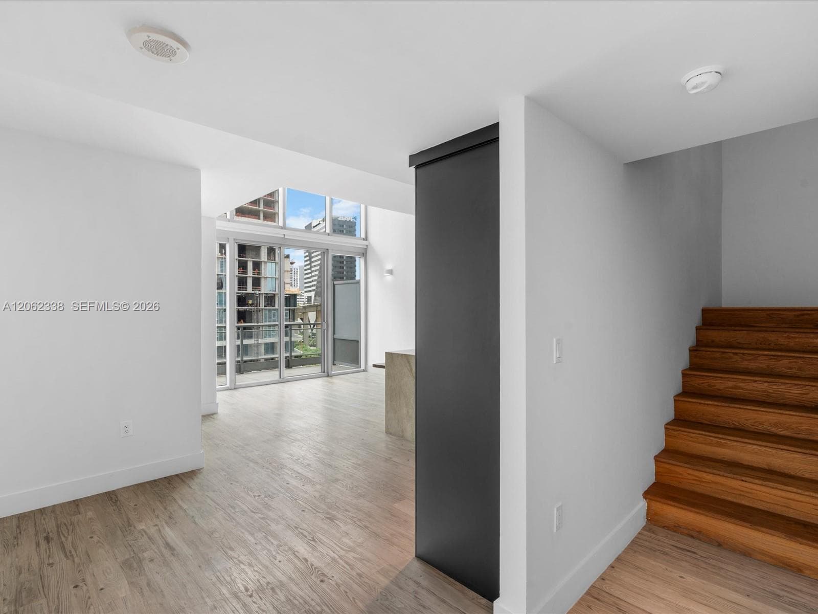 92 SW 3rd St # 704, Miami, FL 33130 photo 2
