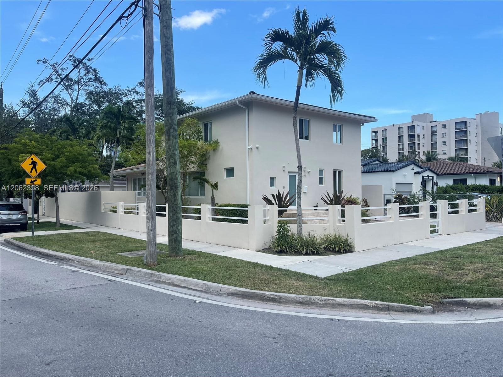 383 SW 25th Rd, Miami, FL 33129 photo 4