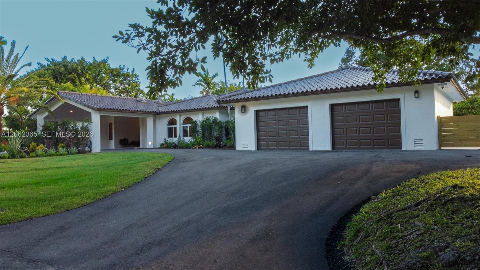 9980 SW 83rd Ave, Miami, FL 33156 photo 2