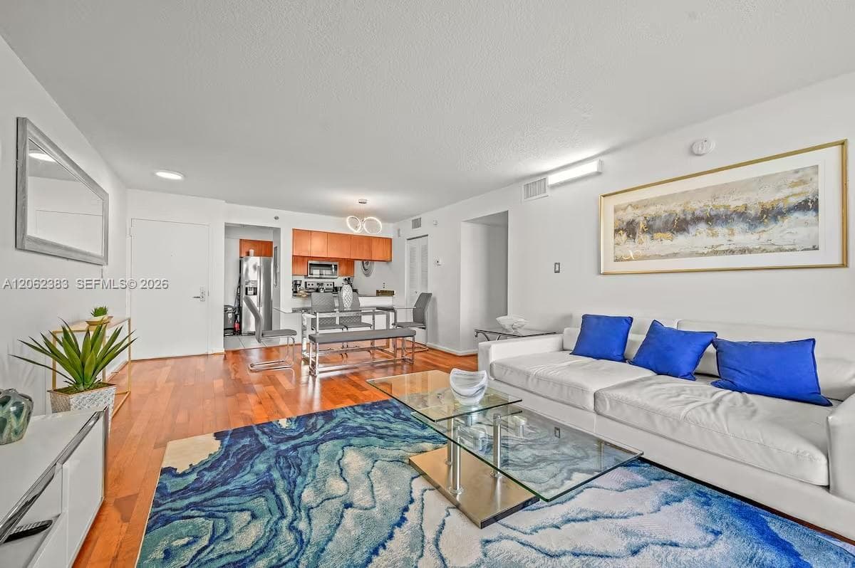 1200 Brickell Bay Dr # 2502, Miami, FL 33131 photo 4