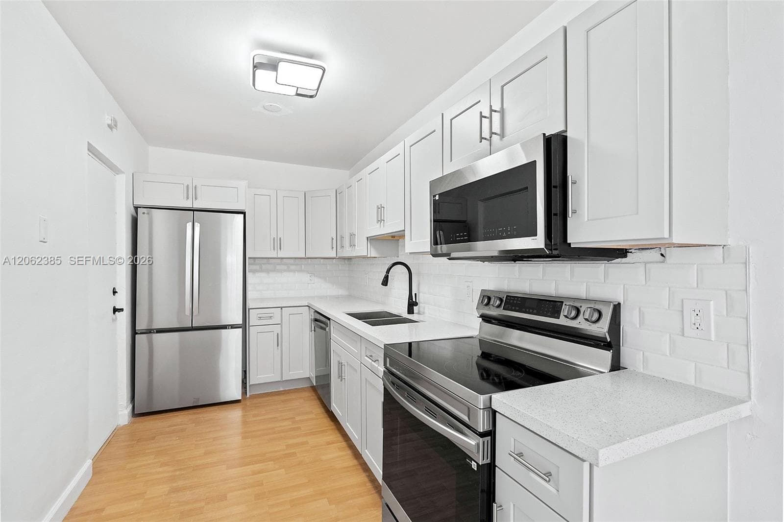 1880 S Treasure Dr # 3D, North Bay Village, FL 33141 photo 2
