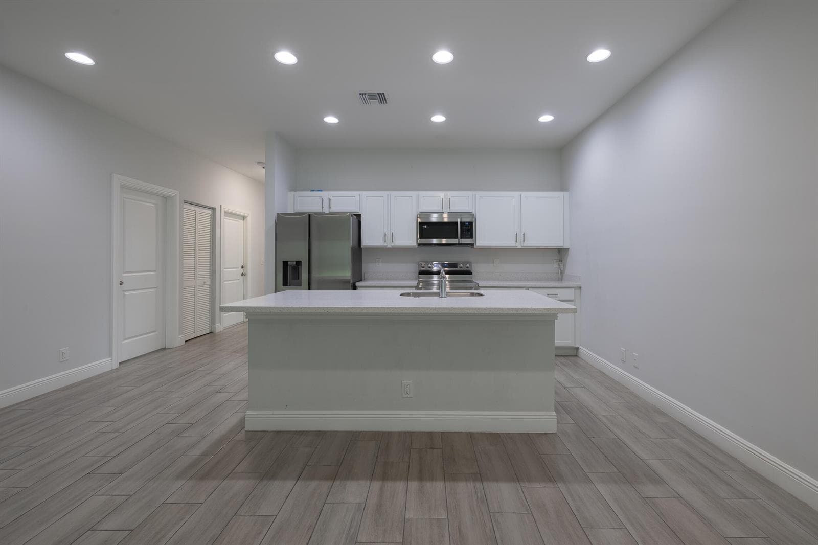 2240 84th Court, Vero Beach, FL 32966 photo 4