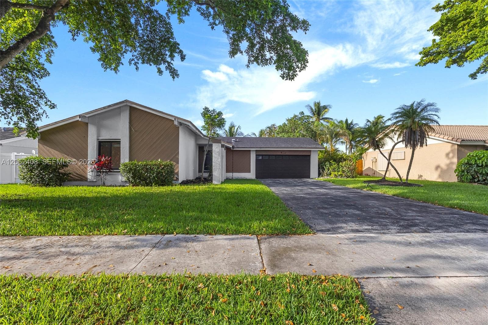 11905 Sailboat Dr, Cooper City, FL 33026 photo 2