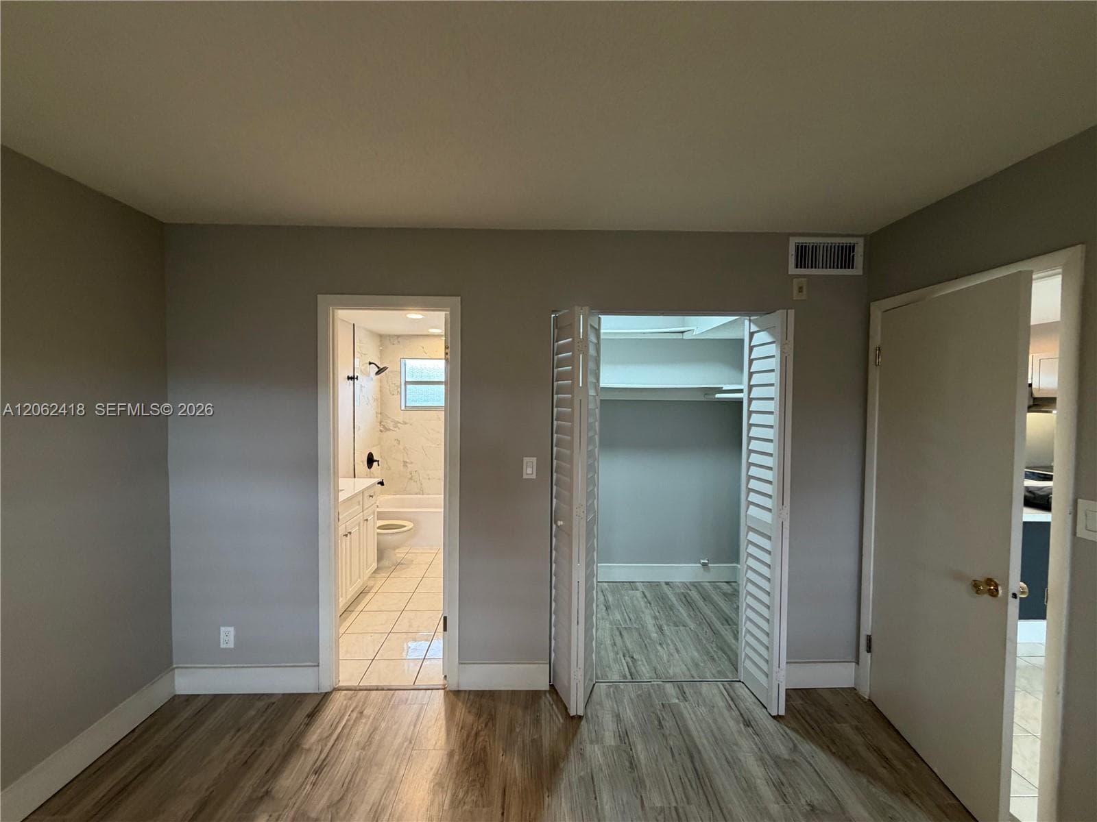 5071 W Oakland Park Blvd # 205, Lauderdale Lakes, FL 33313 photo 4