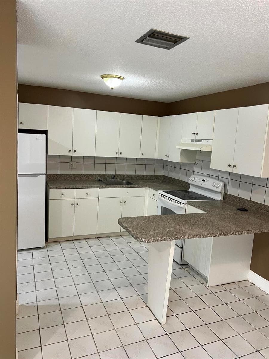 5335 NW 5th Street, Delray Beach, FL 33445 photo 3