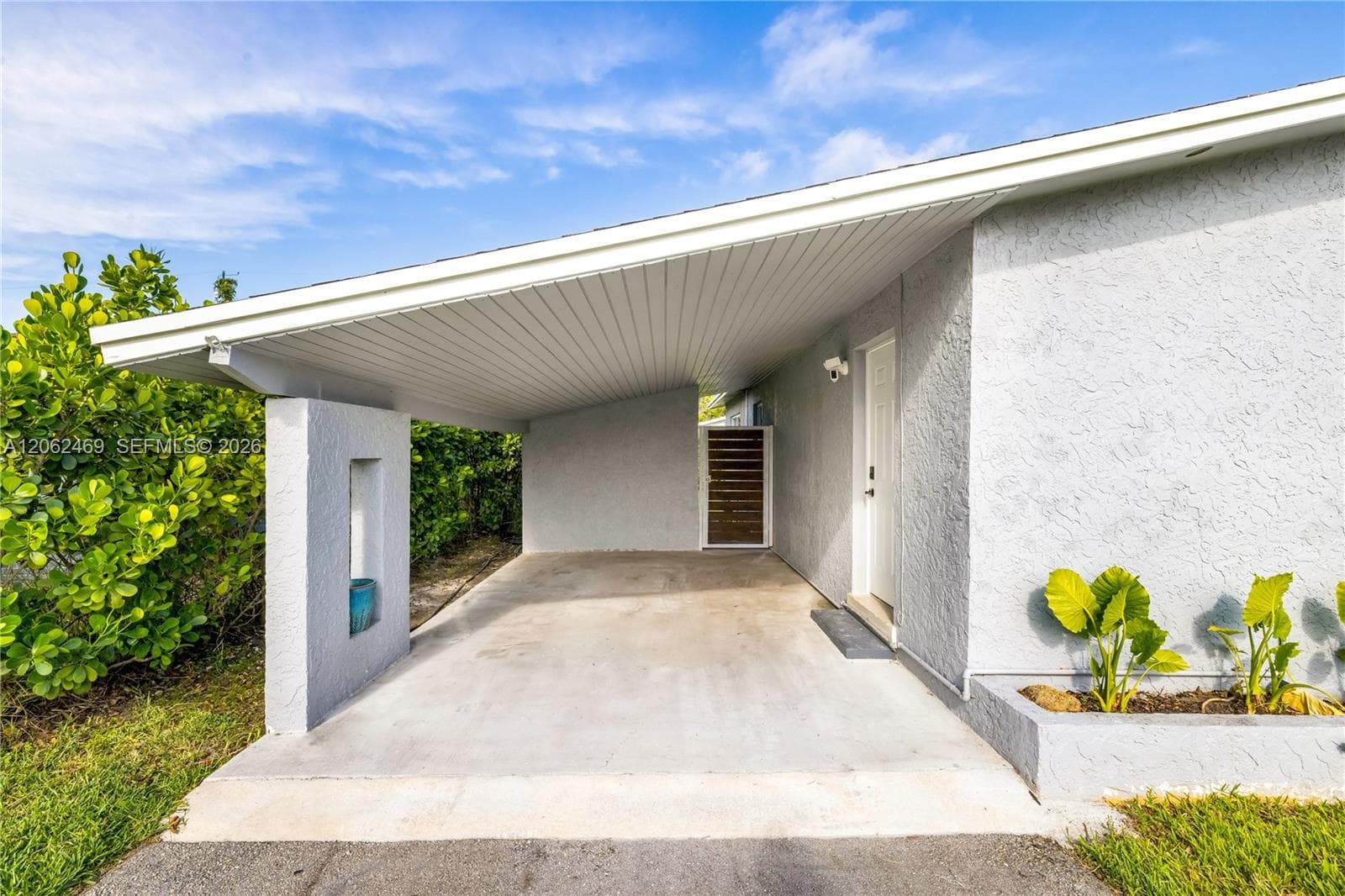 2111 N 14th Ct, Hollywood, FL 33020 photo 5