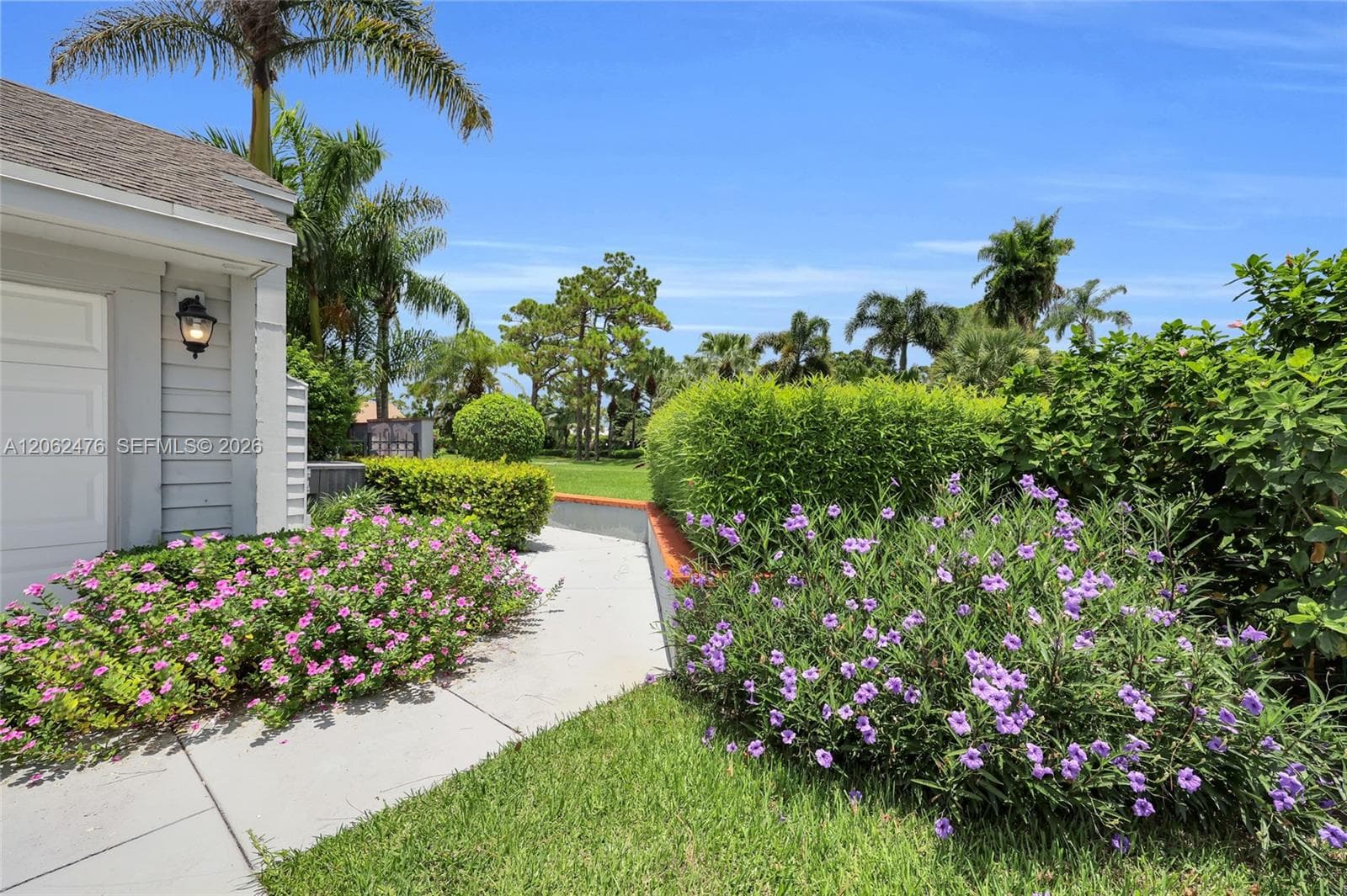 6879 Palm Grove Ct, Palm Beach Gardens, FL 33418 photo 2