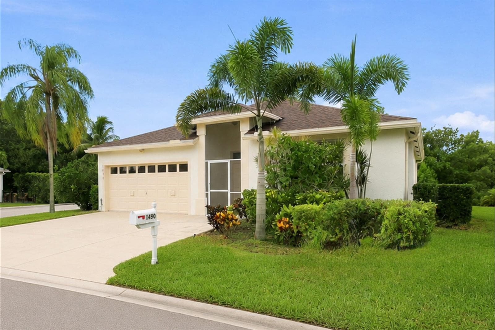 1490 Fairway Circle, FL 33413 photo 3