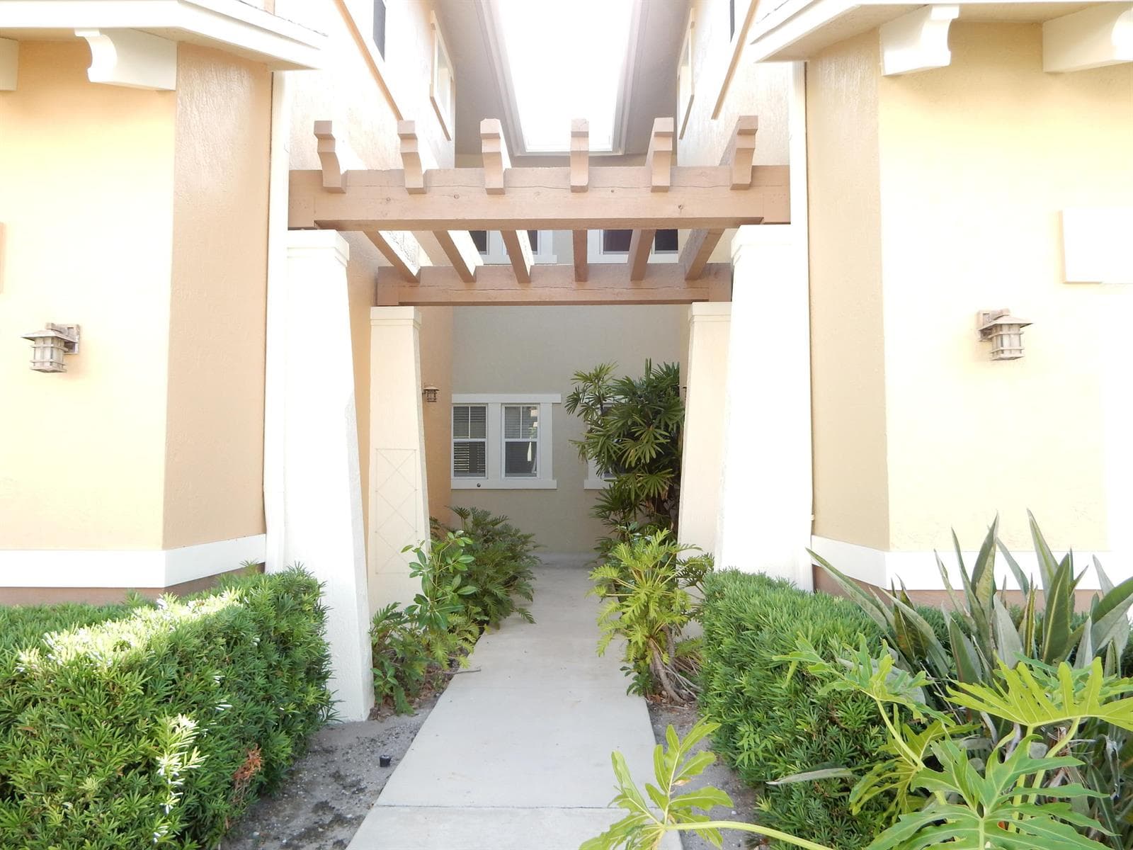 669 Pacific Grove Drive # 2, West Palm Beach, FL 33401 photo 3
