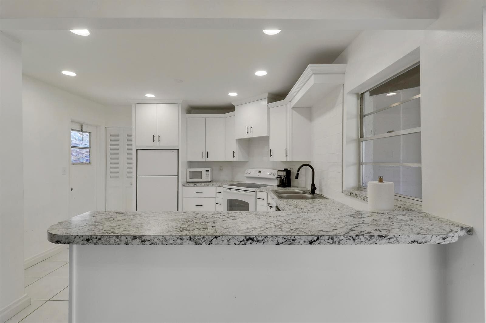 7 GREENWAY Village N # 202, Royal Palm Beach, FL 33411 photo 5