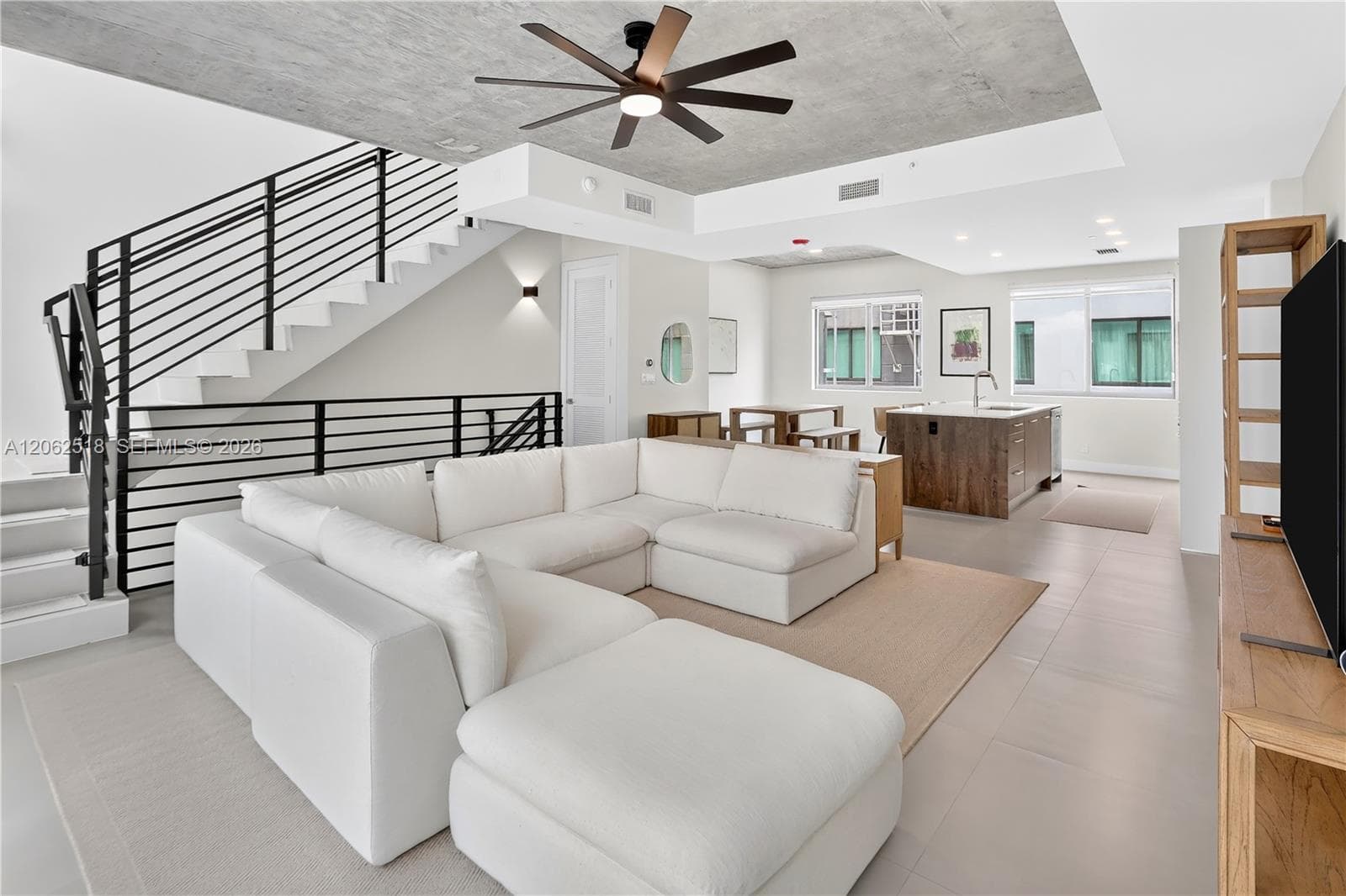916 NE 4th St, Fort Lauderdale, FL 33301 photo 3