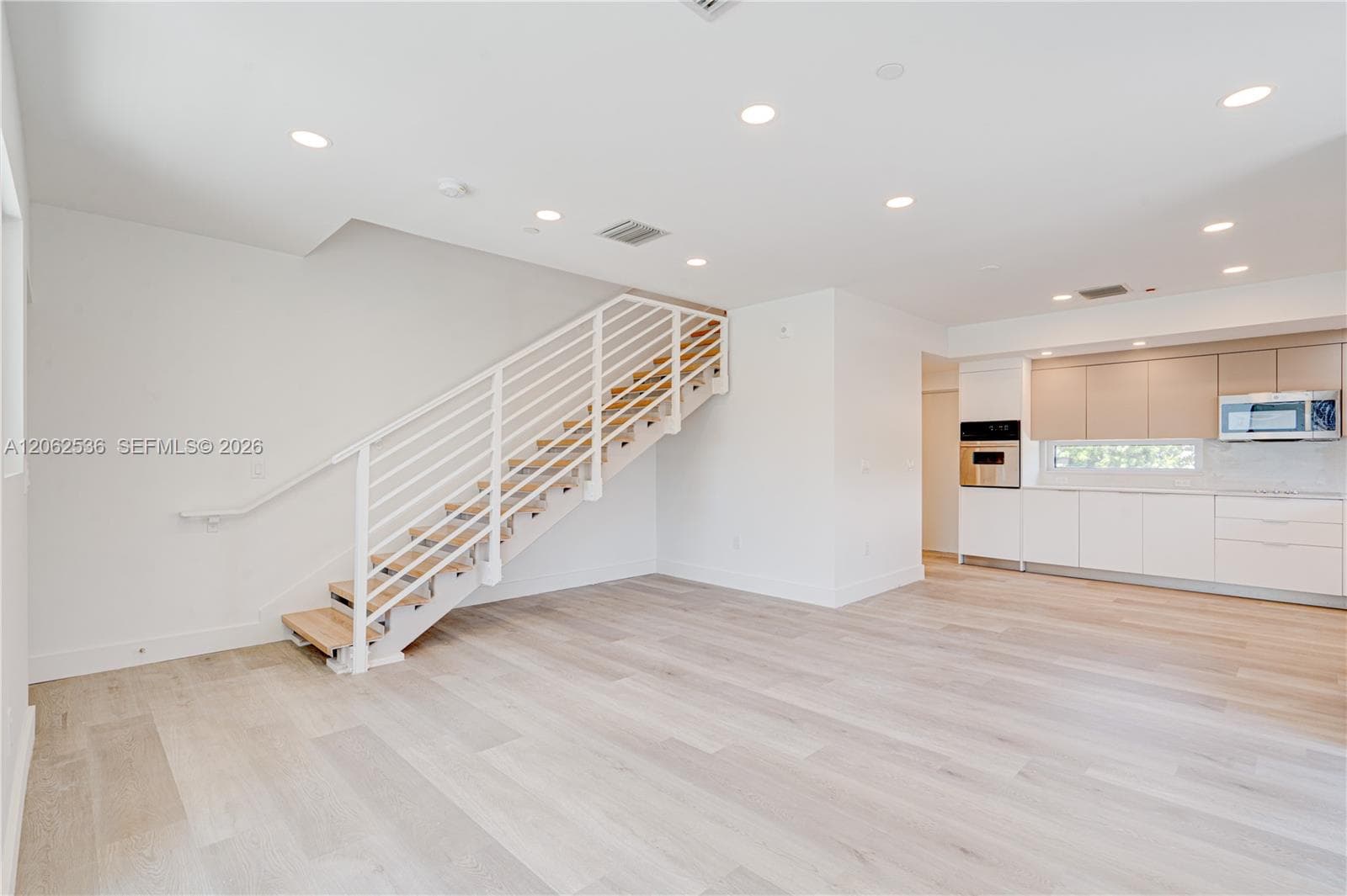 816 84th St # 2, Miami Beach, FL 33141 photo 4