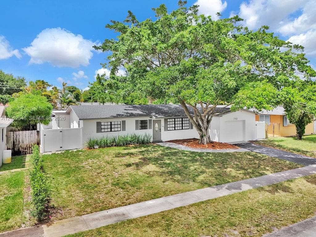 7710 NW 6th Ct, Pembroke Pines, FL 33024 photo 3