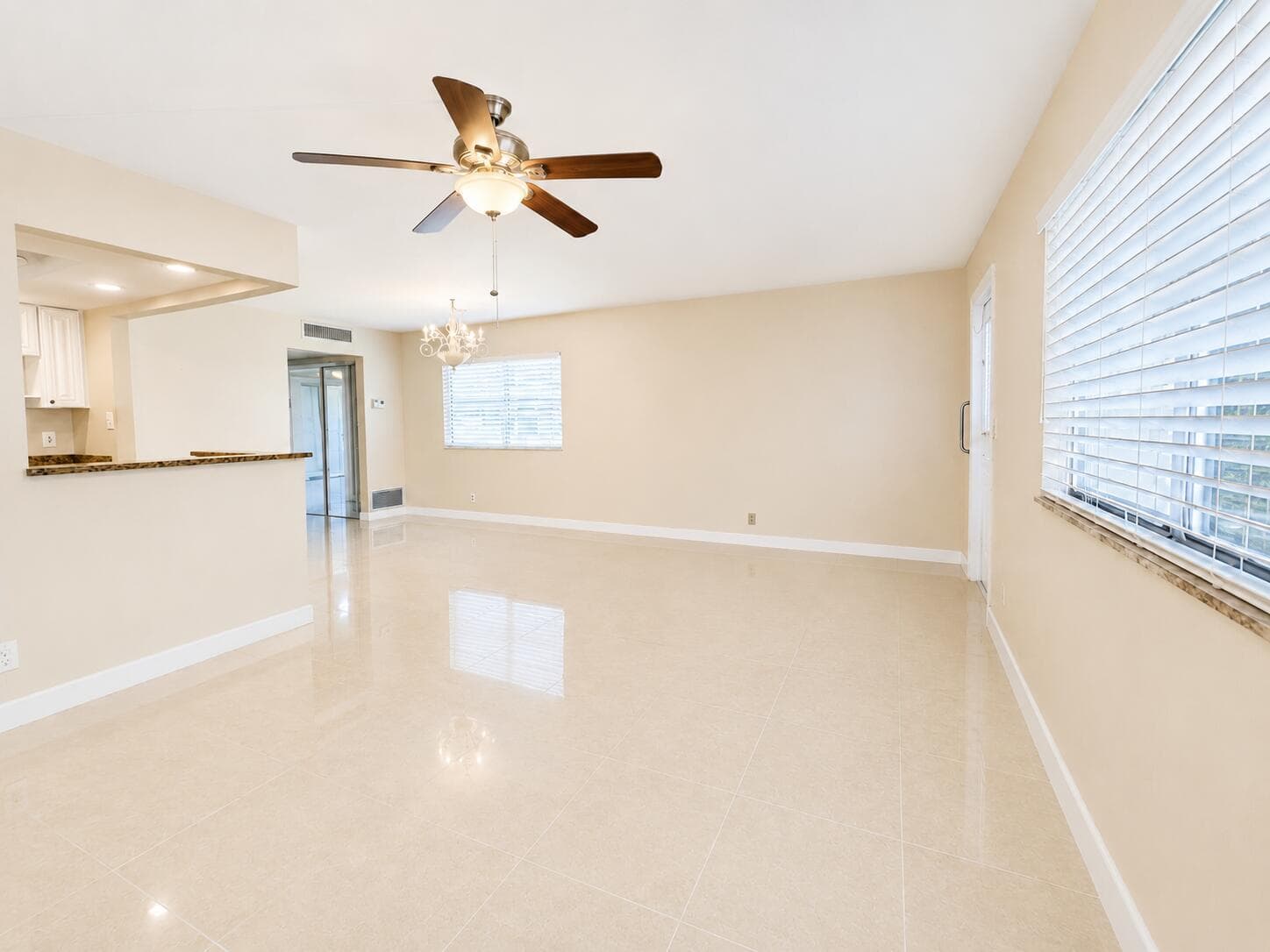 446 SAXONY J Way # 446, Delray Beach, FL 33446 photo 2