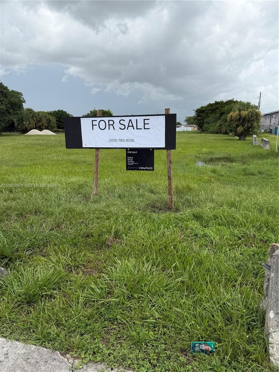 2203 NW 143, Opa-Locka, FL 33054 photo 3