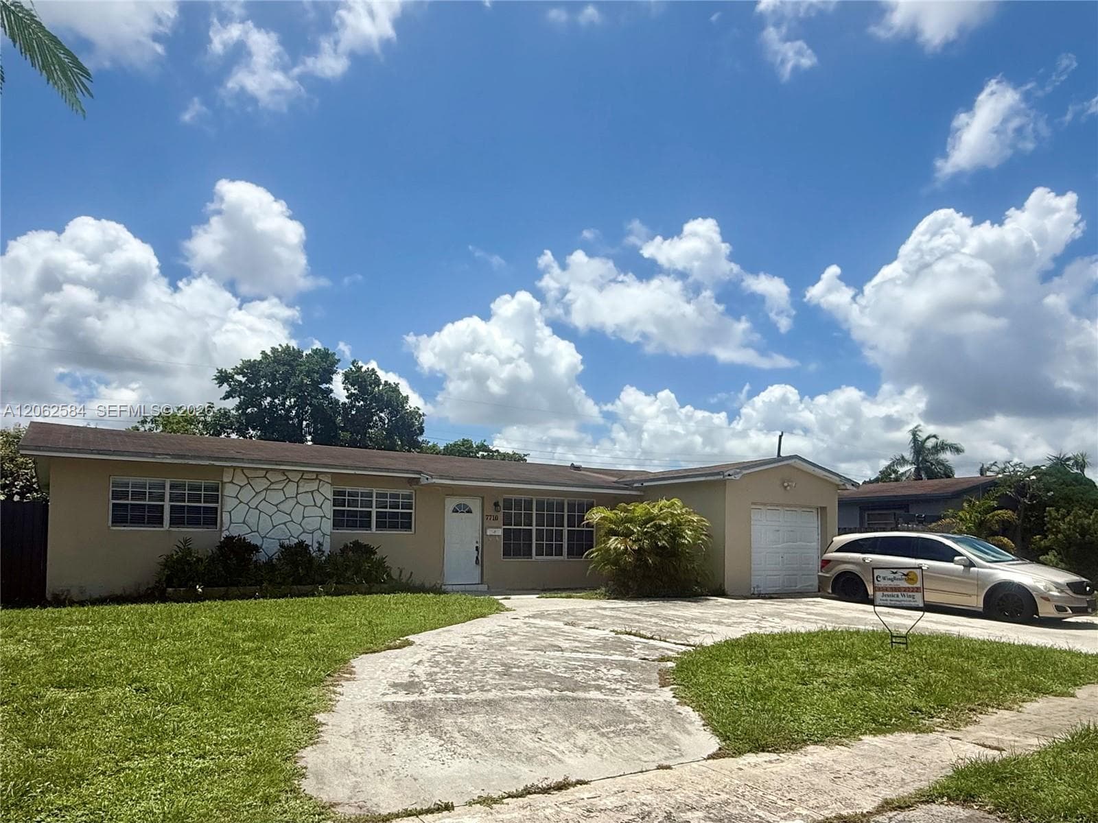 7710 NW 5th St, Pembroke Pines, FL 33024