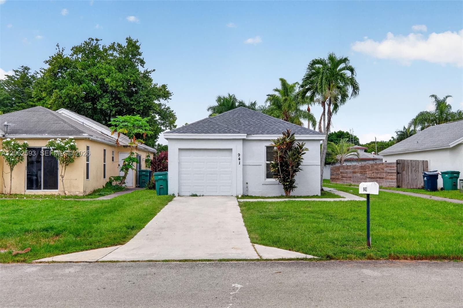 941 SW 7th Pl, Florida City, FL 33034 photo 3