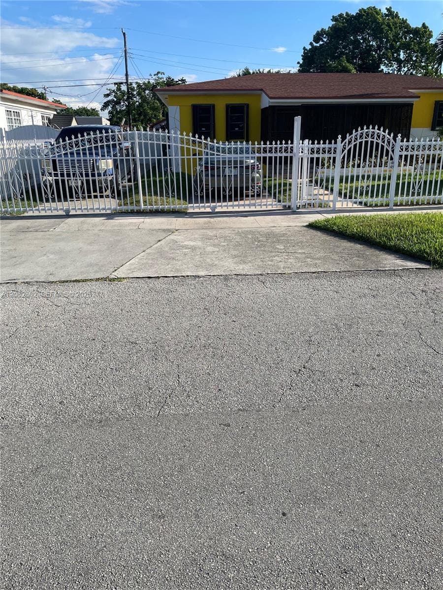 3265 NW 80th Ter, Miami, FL 33147 photo 2