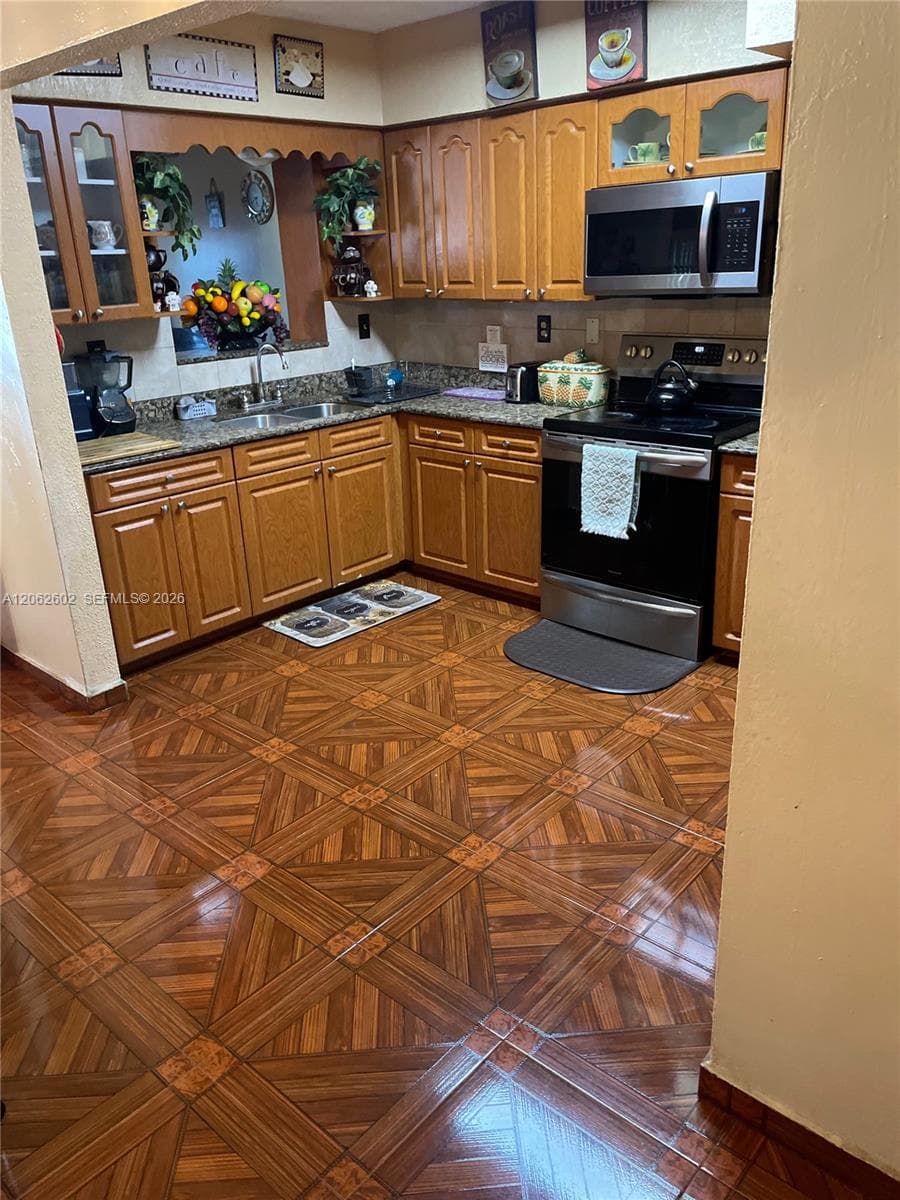 3265 NW 80th Ter, Miami, FL 33147 photo 5