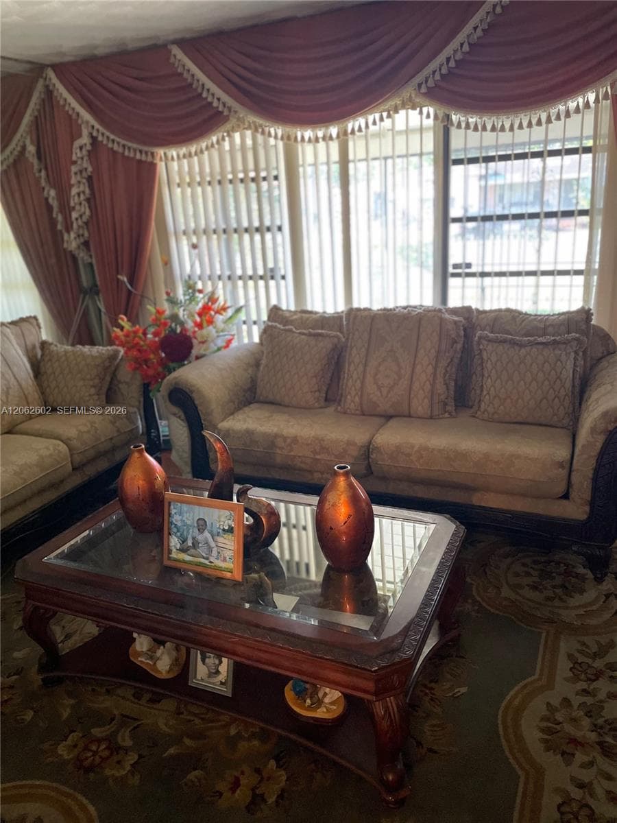 3265 NW 80th Ter, Miami, FL 33147 photo 4
