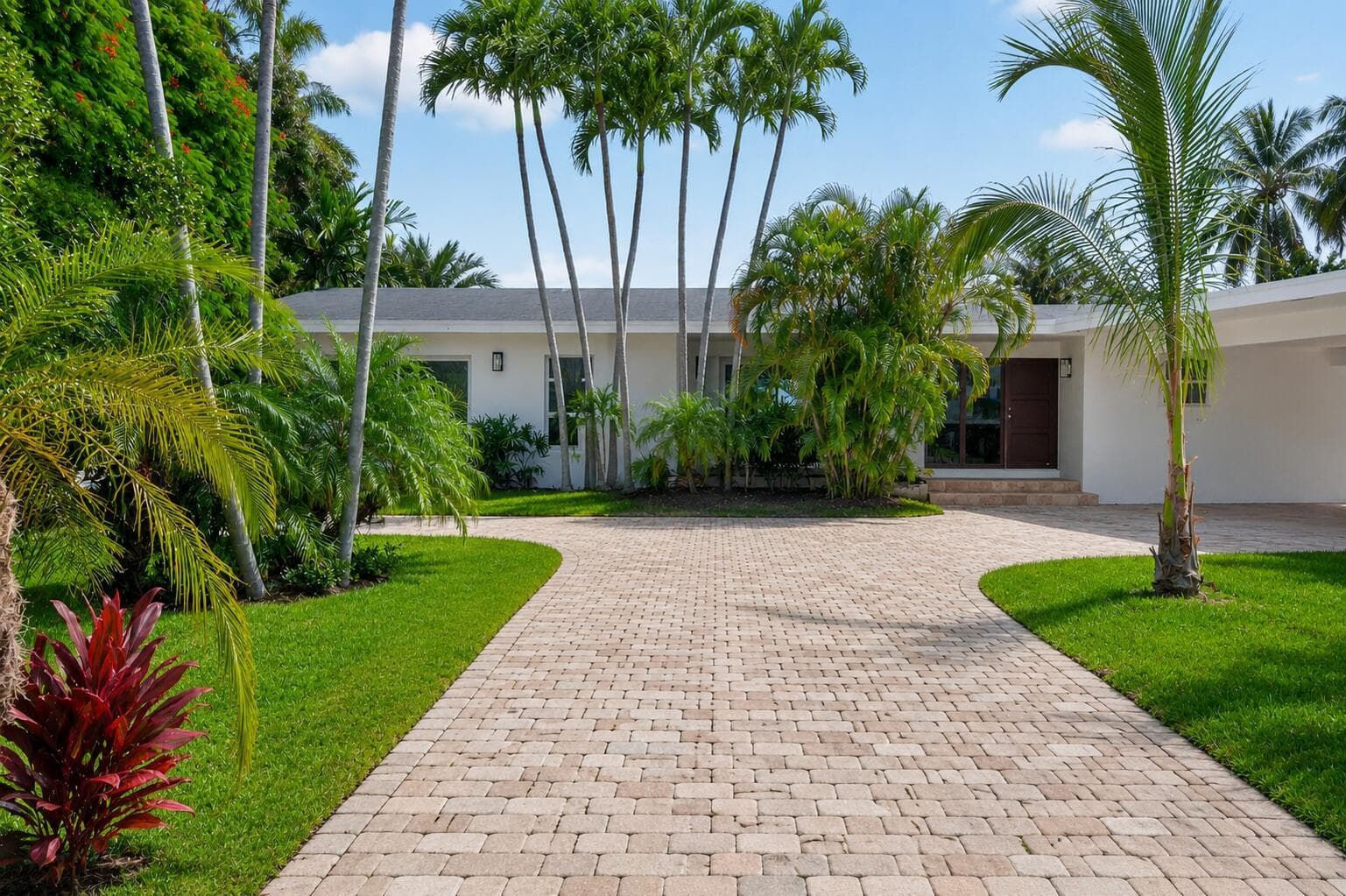 631 N Mashta Drive, Key Biscayne, FL 33149 photo 2