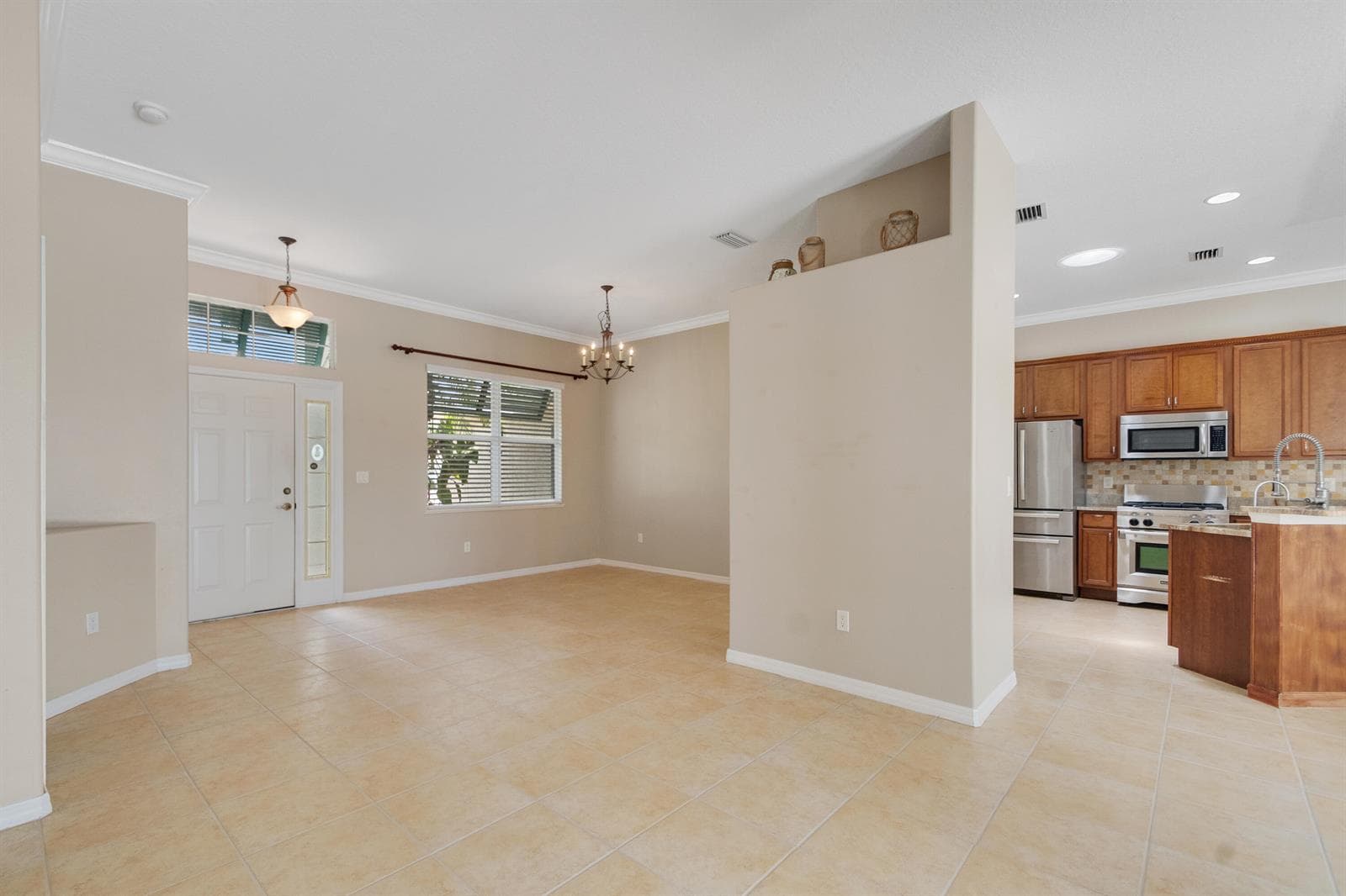 1025 SOUTHLAKES Way SW, Vero Beach, FL 32968 photo 5