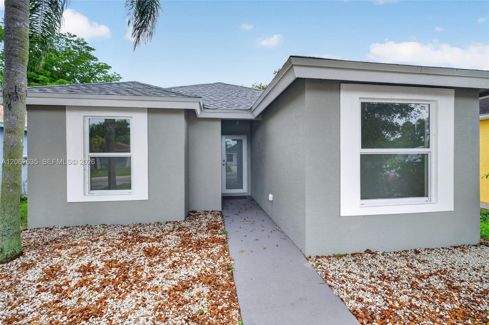 744 SW 9th St, Florida City, FL 33034 photo 2