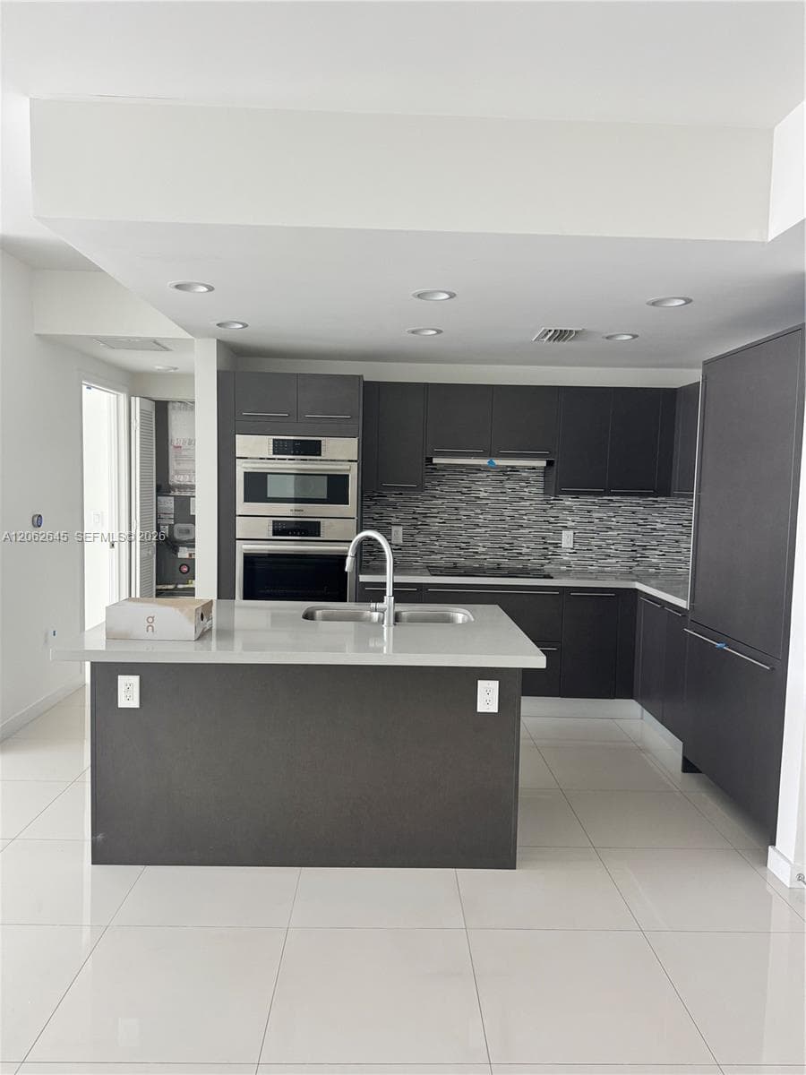7825 NW 107th Ave # 219, Doral, FL 33178 photo 4