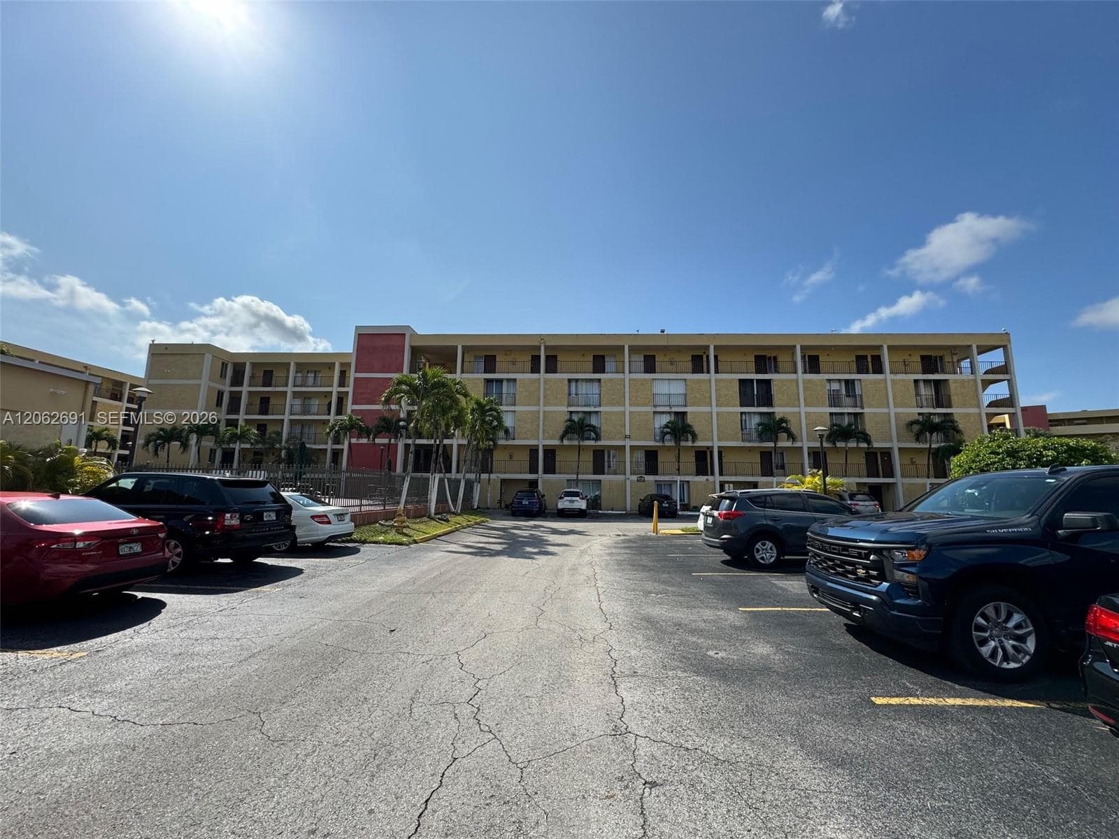 9240 Fontainebleau Blvd # 204, Miami, FL 33172 photo 2