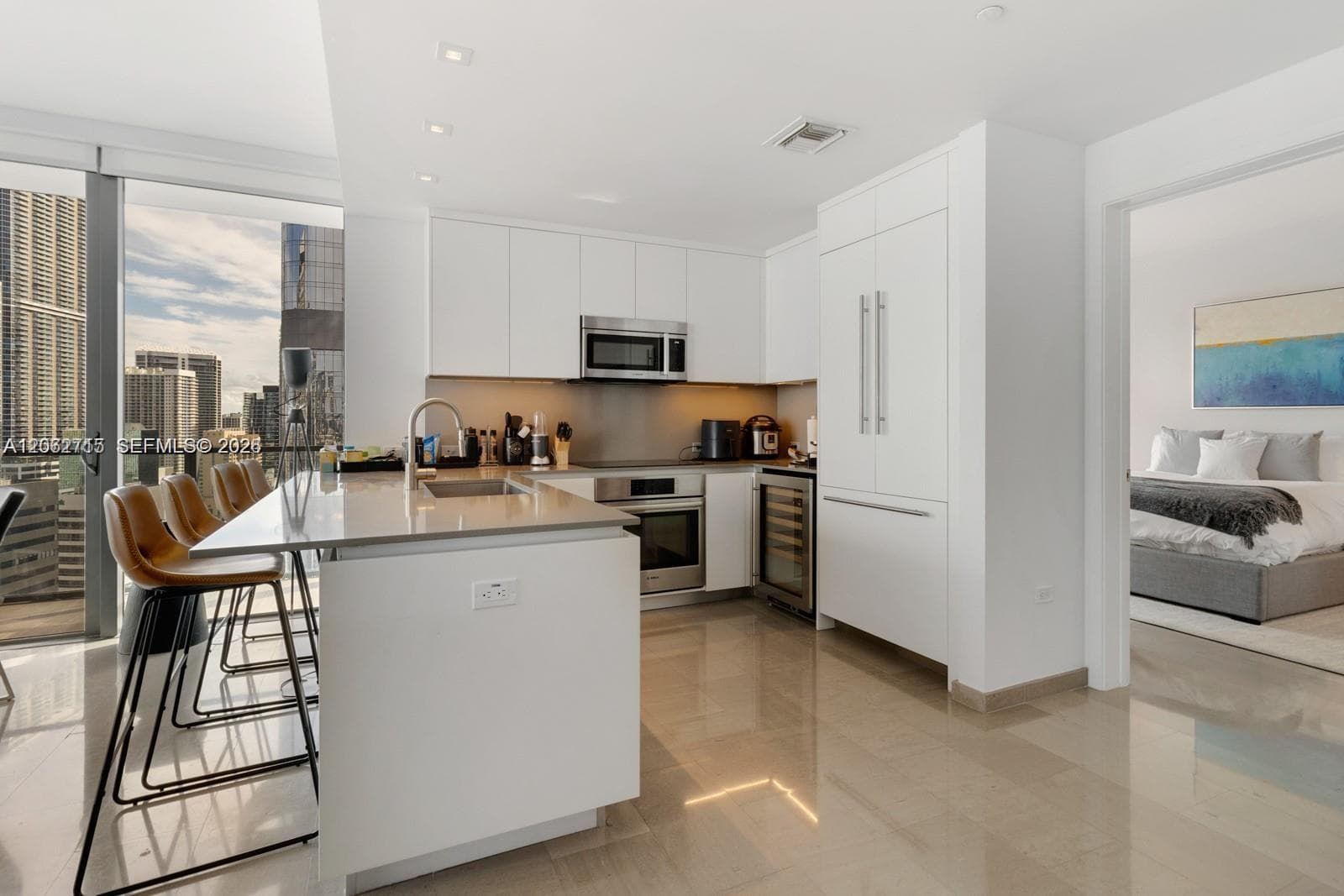 68 SE 6th St # 2101, Miami, FL 33131 photo 3