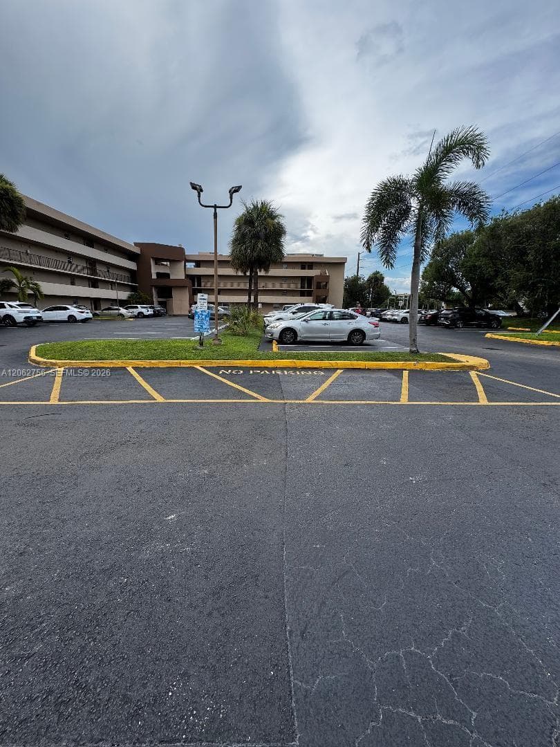702 NW 87th Ave # 105, Miami, FL 33172 photo 2