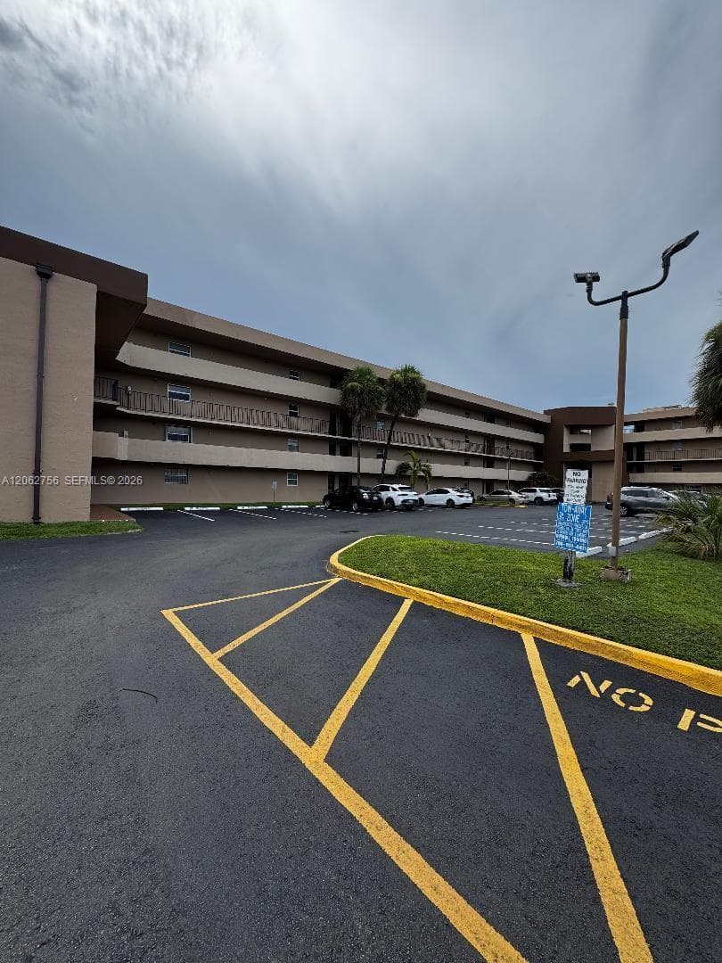 702 NW 87th Ave # 105, Miami, FL 33172 photo 4