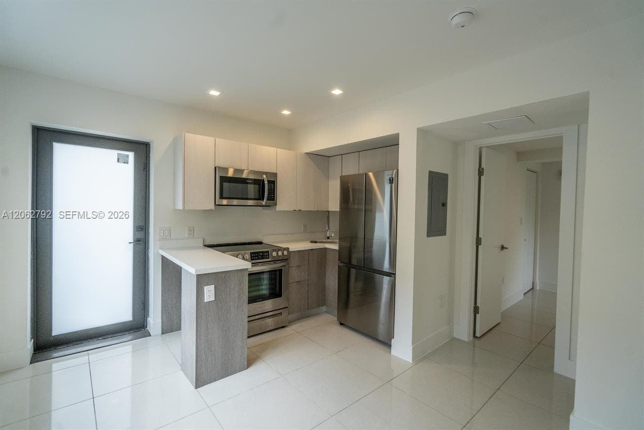 1971 Bay Dr # 110, Miami Beach, FL 33141 photo 3